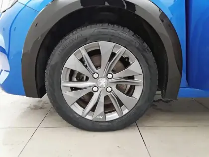 Photo 33 Peugeot 208  Electrique 50 kWh 136ch