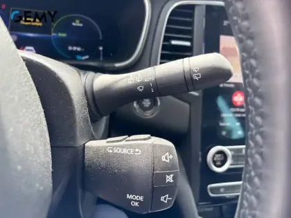 Photo 16 Renault Megane Mégane IV Berline E-TECH Plug-In Hybride 160 - 21N