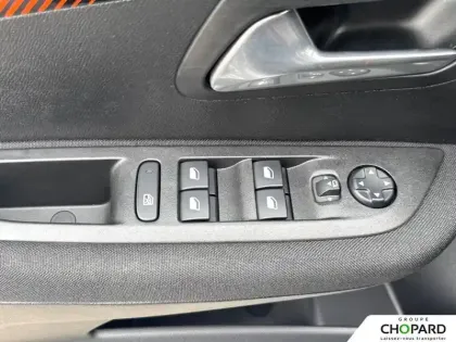 Photo 23 Peugeot 208  PureTech 75 S&S BVM5