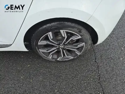 Photo 10 Renault Clio  E-Tech full hybrid 145