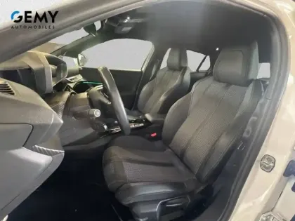 Photo 40 Peugeot 2008  PureTech 130 S&S BVM6