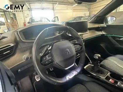 Photo 23 Peugeot 2008  PureTech 130 S&S BVM6