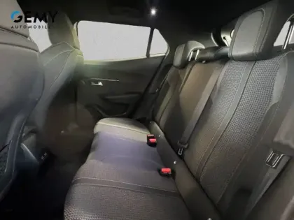 Photo 41 Peugeot 2008  PureTech 130 S&S BVM6