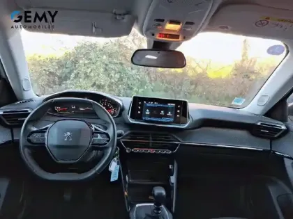 Photo 23 Peugeot 2008  PureTech 100 S&S BVM6