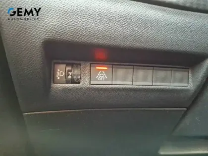 Photo 46 Peugeot 2008  PureTech 100 S&S BVM6