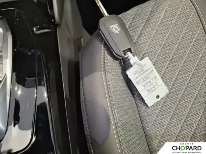 Photo 38 Peugeot 2008  Hybrid 145 e-DCS6