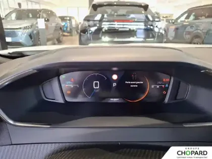 Photo 67 Peugeot 2008  Hybrid 145 e-DCS6