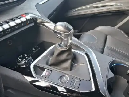 Photo 13 Peugeot 3008  Puretech 130ch S&S BVM6