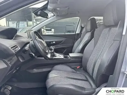 Photo 31 Peugeot 5008  PureTech 130ch S&S BVM6