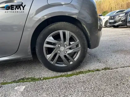Photo 10 Peugeot 208  PureTech 75 S&S BVM5