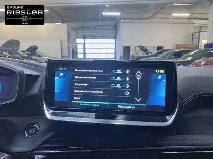 Photo 18 Peugeot 2008  Electrique 136 ch