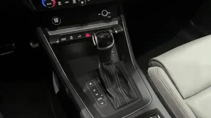 Photo 8 Audi Q3  45 TFSIe 245 ch S tronic 6