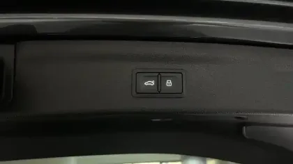 Photo 25 Audi Q3  45 TFSIe 245 ch S tronic 6