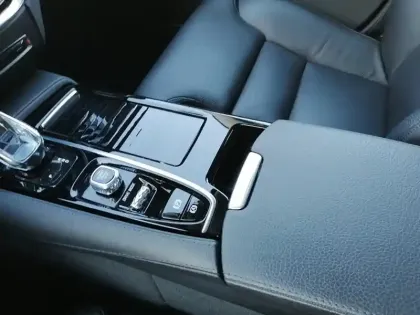 Photo 20 Volvo V60  T6 AWD Recharge 253 ch + 87 ch Geartronic 8