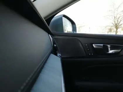 Photo 34 Volvo V60  T6 AWD Recharge 253 ch + 87 ch Geartronic 8