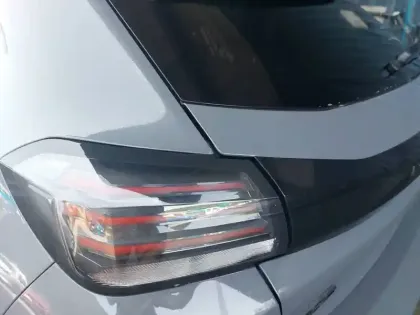 Photo 16 Peugeot 208  PureTech 100 S&S BVM6