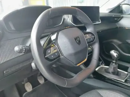 Photo 8 Peugeot 208  PureTech 100 S&S BVM6