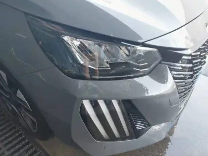 Photo 15 Peugeot 208  PureTech 100 S&S BVM6