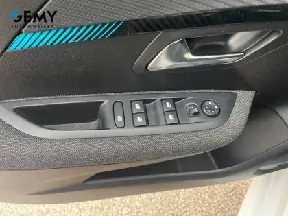 Photo 11 Peugeot 208  PureTech 100 S&S BVM6