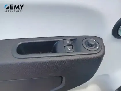 Photo 8 Renault Twingo  III E-Tech