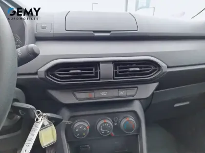 Photo 15 Dacia Sandero  SCe 65