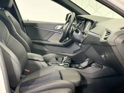 Photo 36 BMW Serie 1 118d 150 ch BVA8