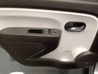 Photo 27 Renault Twingo  III SCe 65