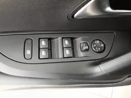 Photo 18 Peugeot 2008  BlueHDi 130 S&S EAT8