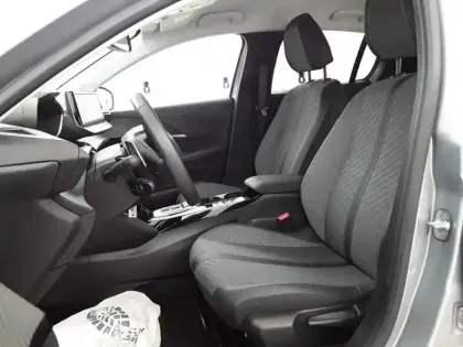 Photo 27 Peugeot 208  Hybrid 100 e-DCS6