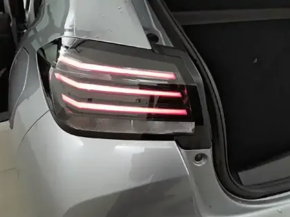 Photo 16 Peugeot 208  Hybrid 100 e-DCS6