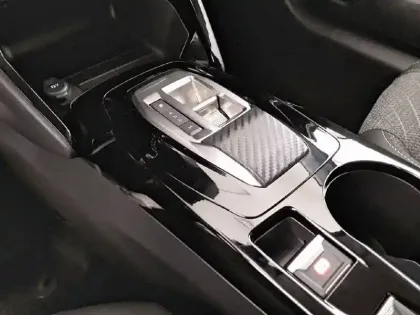 Photo 13 Peugeot 208  Hybrid 100 e-DCS6