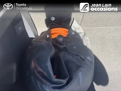 Photo 18 Toyota C-HR  Hybride Rechargeable 225