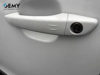 Photo 12 Peugeot 2008  BlueHDi 130 S&S EAT8