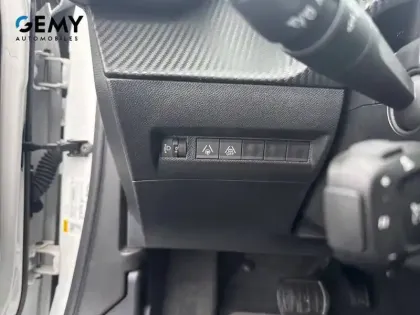 Photo 13 Peugeot 2008  BlueHDi 130 S&S EAT8