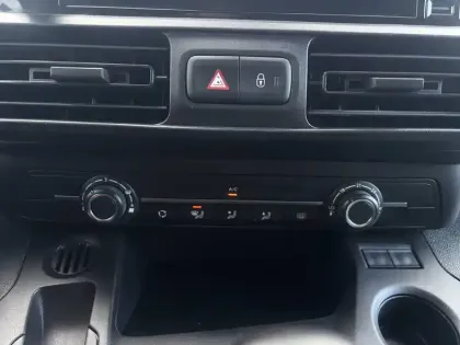 Photo 11 Peugeot Partner  FOURGON STANDARD 650 KG BLUEHDI 100 S&S BVM5