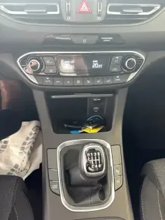 Photo 7 Hyundai I30  SW 1.0 T-GDi 120 iBVM6 Hybrid 48V