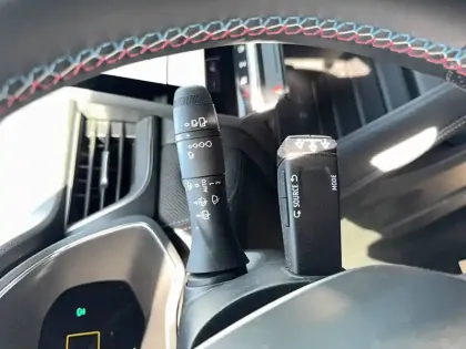 Photo 23 Renault Captur  E-Tech full hybrid 145 ch