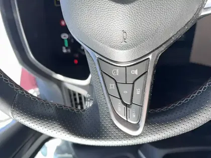 Photo 19 Renault Captur  E-Tech full hybrid 145 ch