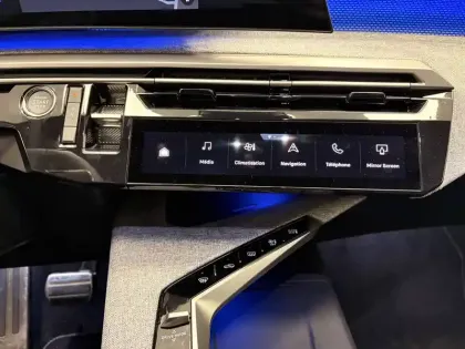 Photo 68 Peugeot 3008  Hybrid 145 e-DCS6