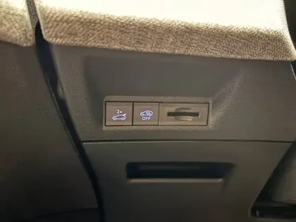 Photo 141 Peugeot 3008  Hybrid 145 e-DCS6