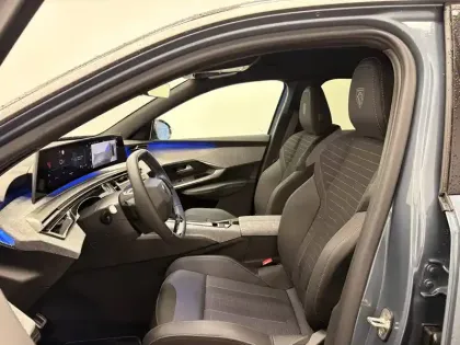 Photo 104 Peugeot 3008  Hybrid 145 e-DCS6