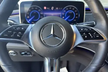 Photo 17 Mercedes Classe E EQE 300