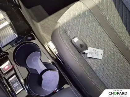 Photo 13 Peugeot 2008  Hybrid 145 e-DCS6