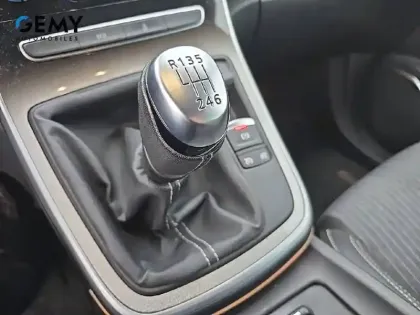 Photo 11 Renault Scenic  TCe 140 FAP - 21