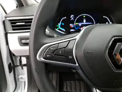 Photo 29 Renault Clio  E-Tech full hybrid 145