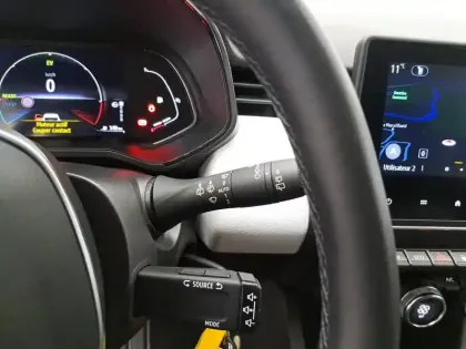 Photo 28 Renault Clio  E-Tech full hybrid 145