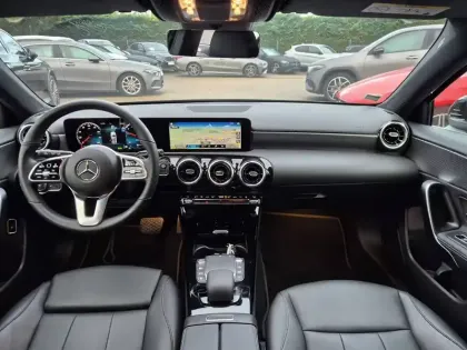 Photo 8 Mercedes Classe A  250 e 8G-DCT