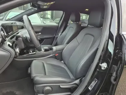 Photo 9 Mercedes Classe A  250 e 8G-DCT