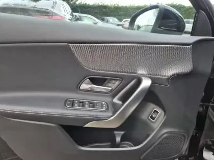 Photo 10 Mercedes Classe A  250 e 8G-DCT