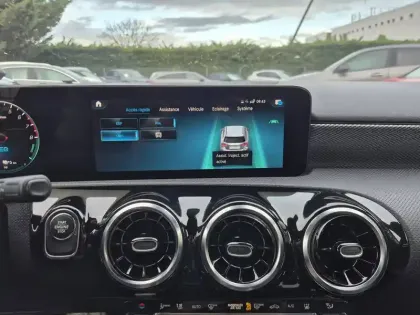 Photo 18 Mercedes Classe A  250 e 8G-DCT